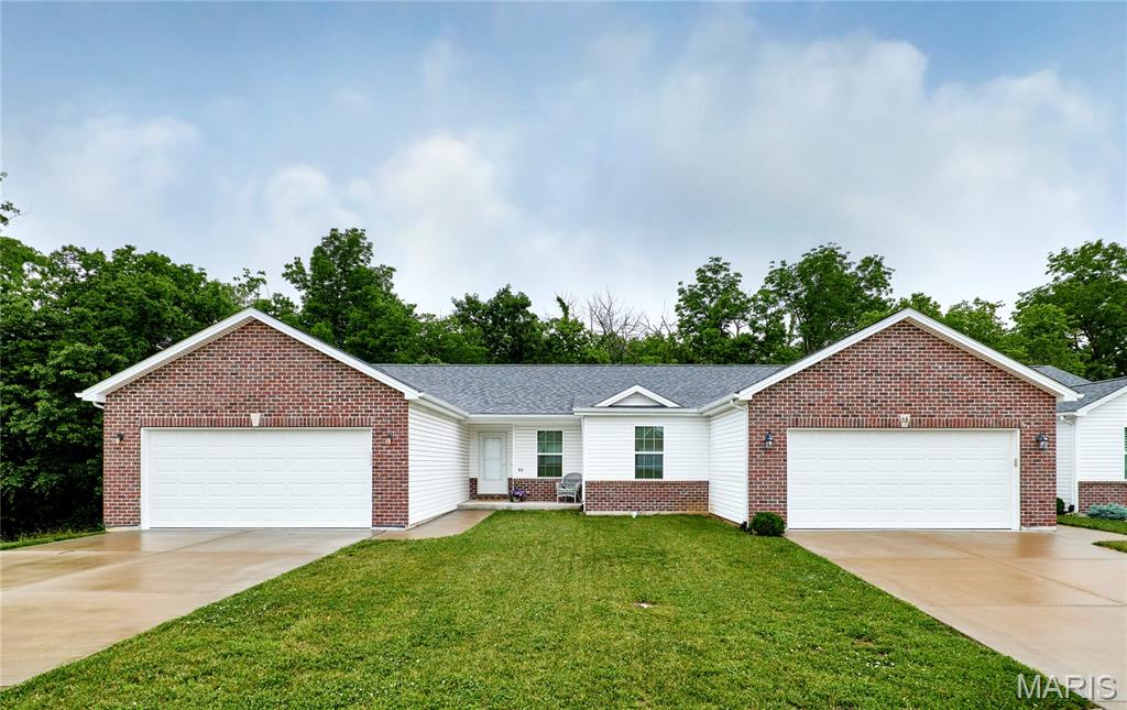 51 Schulze Drive Troy, MO 63379 - Photo 2 of 38