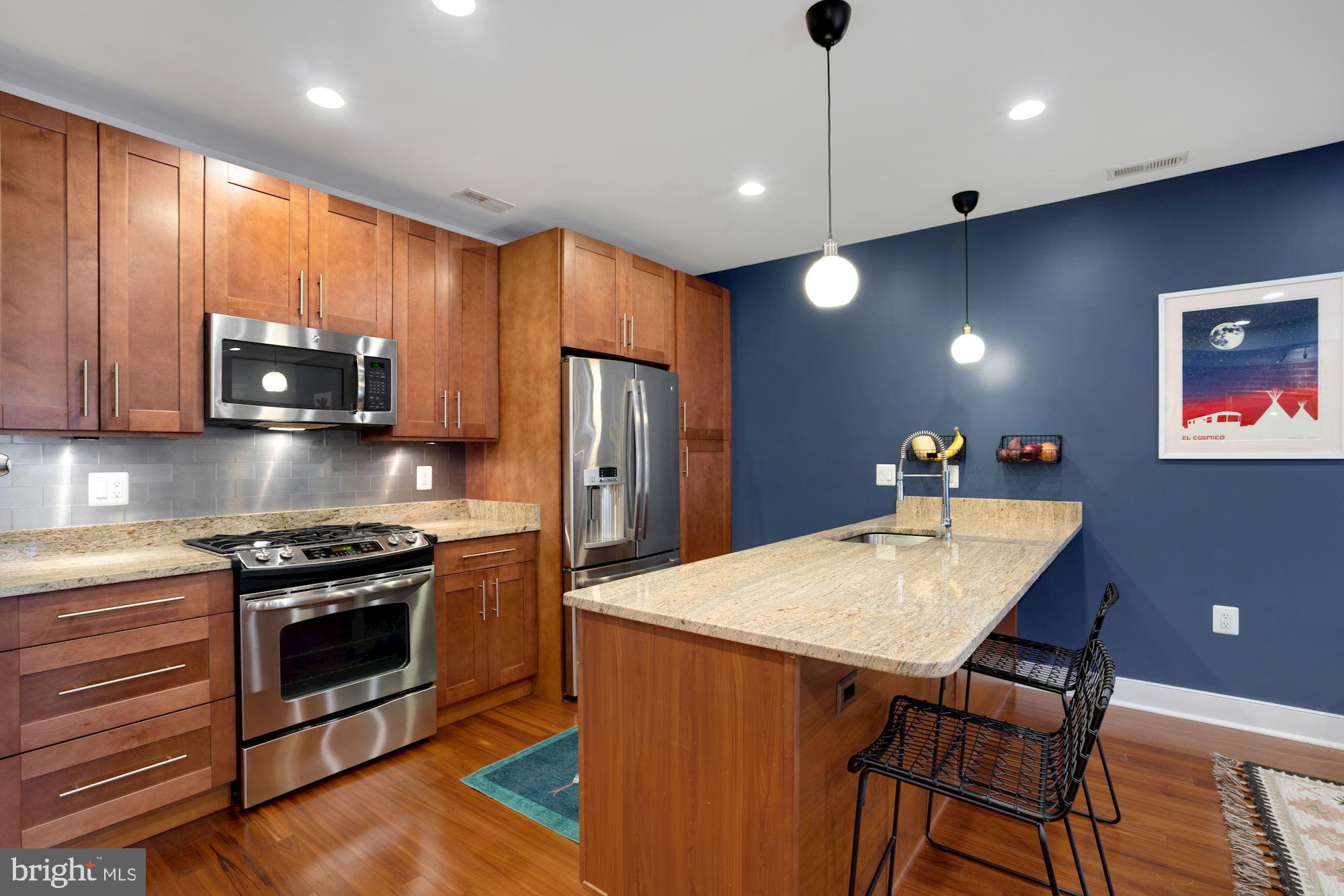 3545 13th Street Northwest, Unit 1 Washington, DC 20010 - Photo 10 of 36 Gas stove!