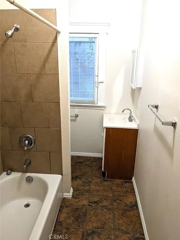 $1,650 | 234 West 4th Street, Unit B, Long Beach, CA 90802