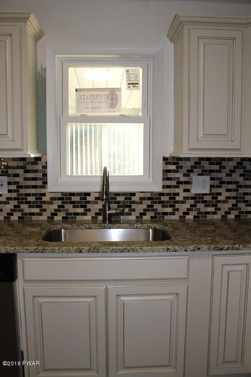 330 Sandra Road Lake Ariel, PA 18436 - Photo 4 of 31 KITCHEN
