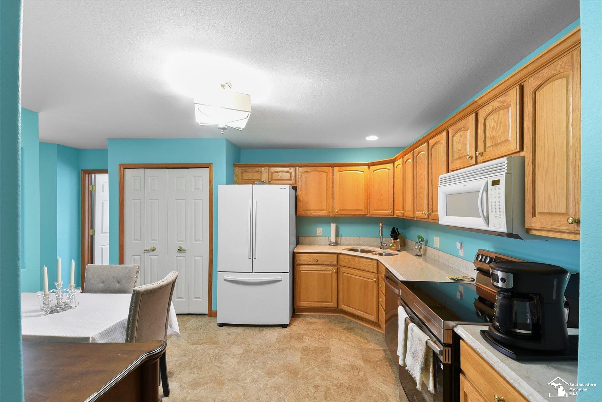 2416 Sutton Drive Temperance, MI 48182 - Photo 15 of 28