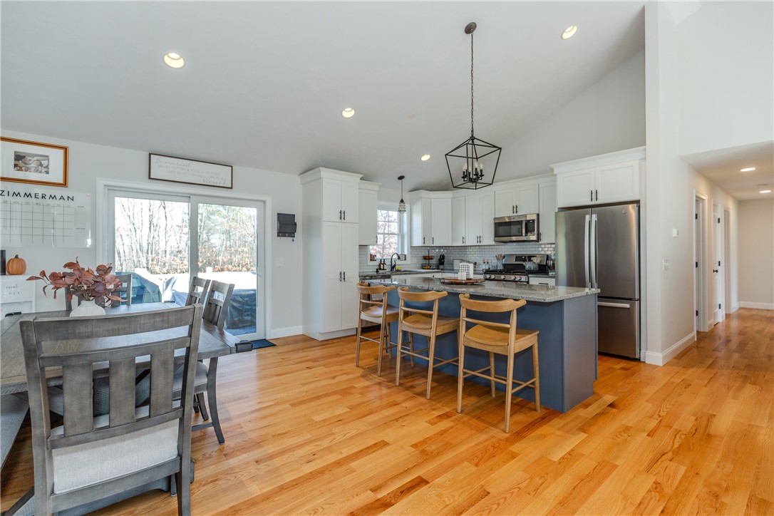 13 Carltons Trail Smithfield, RI 02917 - Photo 6 of 30