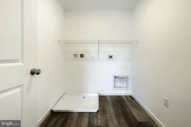 a view of utility room