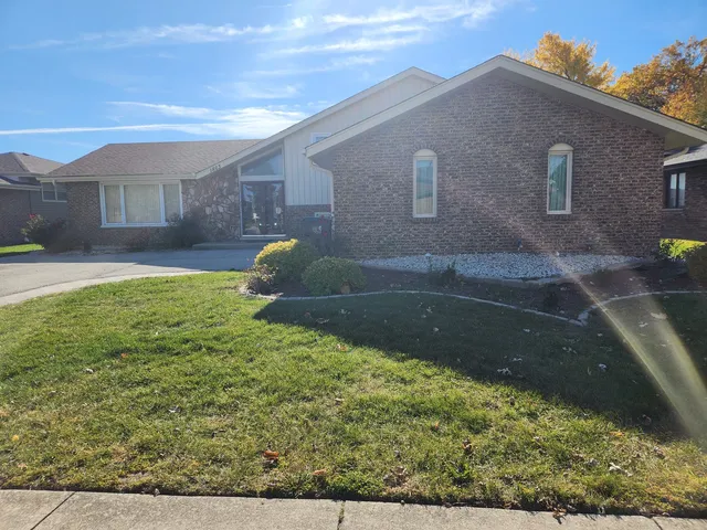 $287,500 | 1863 East 172nd Street, South Holland, IL 60473