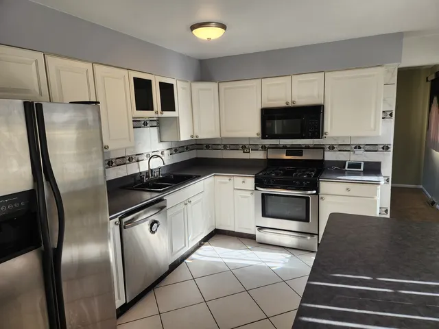 $287,500 | 1863 East 172nd Street, South Holland, IL 60473