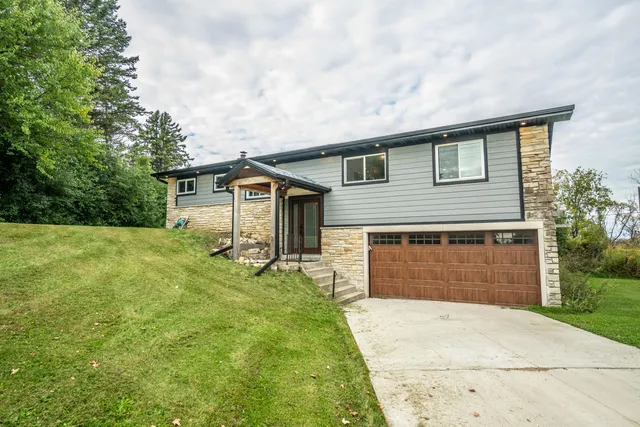 $545,000 | W215N5363 Ada Court, Menomonee Falls, WI 53051