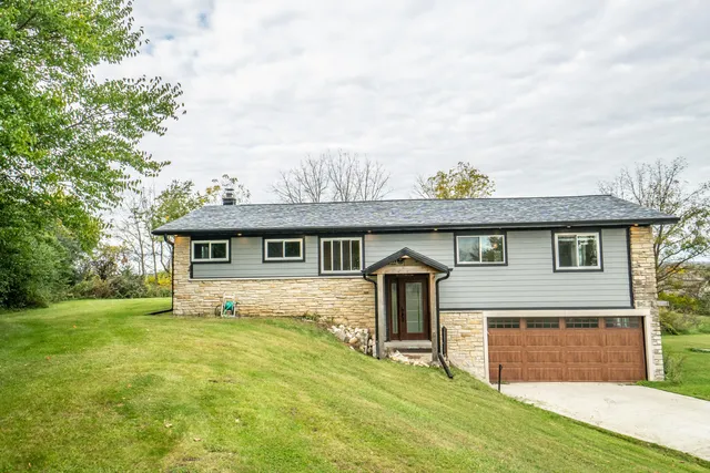$545,000 | W215N5363 Ada Court, Menomonee Falls, WI 53051