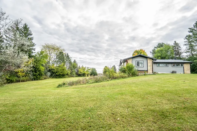 $545,000 | W215N5363 Ada Court, Menomonee Falls, WI 53051