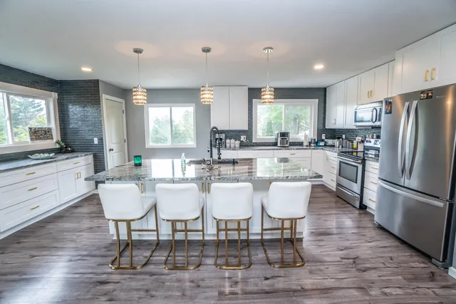 $545,000 | W215N5363 Ada Court, Menomonee Falls, WI 53051