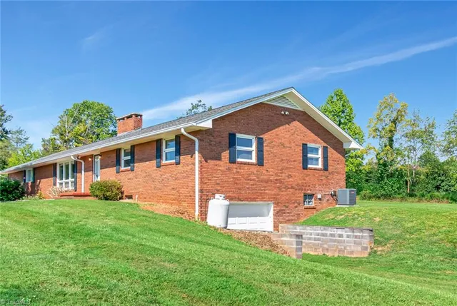 $428,000 | 885 Winkler Mill Road, Wilkesboro, NC 28697