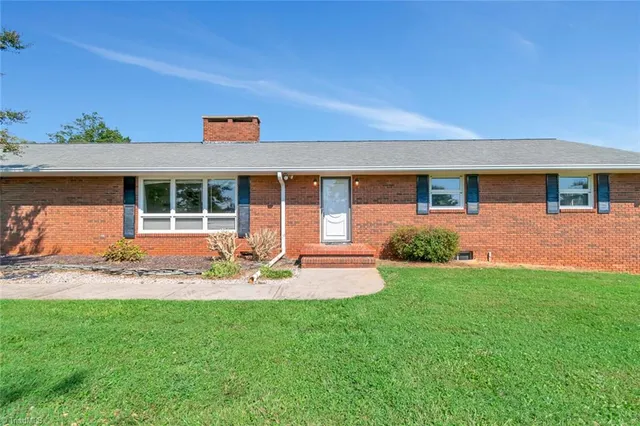 $428,000 | 885 Winkler Mill Road, Wilkesboro, NC 28697