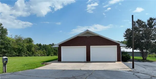 $428,000 | 885 Winkler Mill Road, Wilkesboro, NC 28697