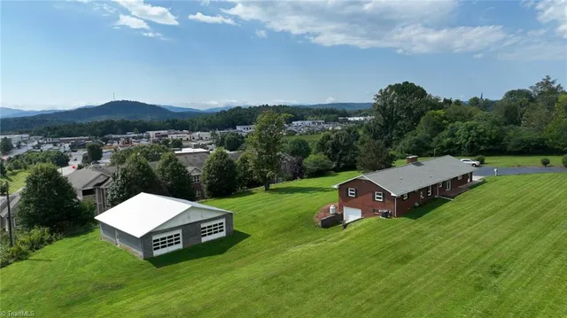 $428,000 | 885 Winkler Mill Road, Wilkesboro, NC 28697