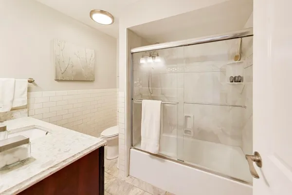$265,000 | 3913 Saratoga Avenue, Unit G301, Downers Grove, IL 60515