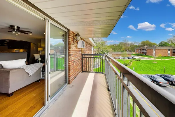 $265,000 | 3913 Saratoga Avenue, Unit G301, Downers Grove, IL 60515