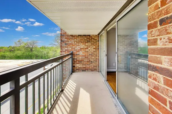 $265,000 | 3913 Saratoga Avenue, Unit G301, Downers Grove, IL 60515