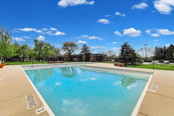 $265,000 | 3913 Saratoga Avenue, Unit G301, Downers Grove, IL 60515