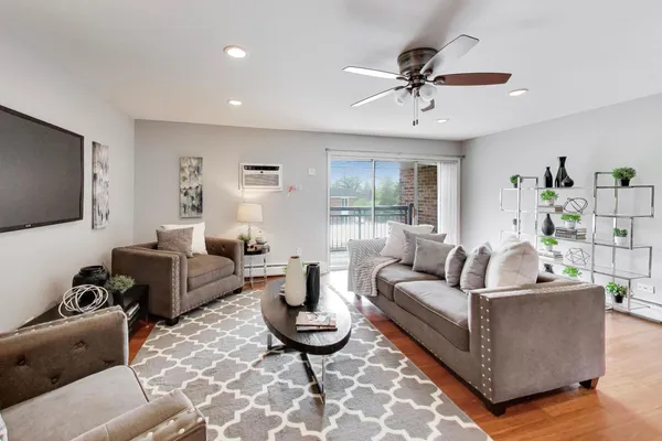 $265,000 | 3913 Saratoga Avenue, Unit G301, Downers Grove, IL 60515