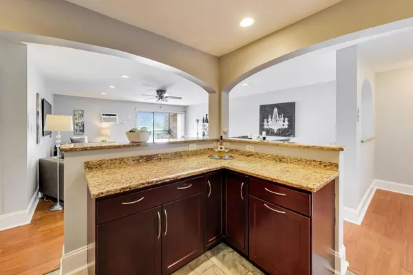 $265,000 | 3913 Saratoga Avenue, Unit G301, Downers Grove, IL 60515
