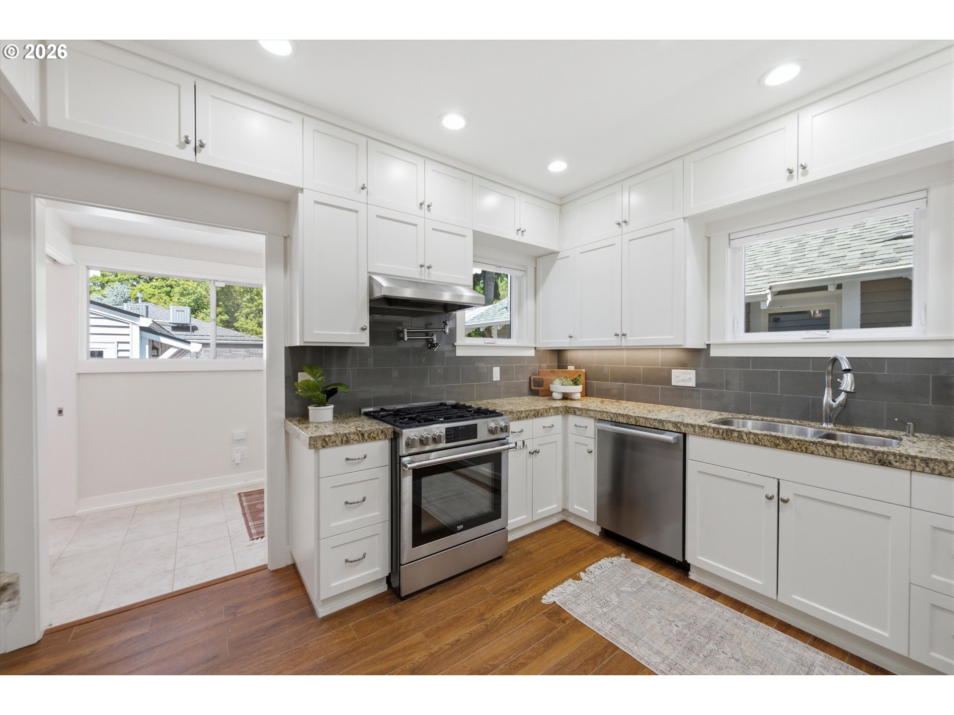 3147 Southeast Tibbetts Street Portland, OR 97202 - Photo 17 of 46
