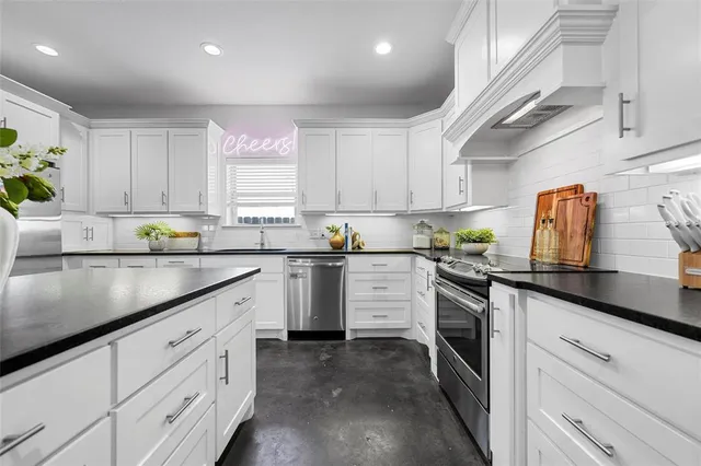 $975,000 | 2016 South 11th Street, Waco, TX 76706