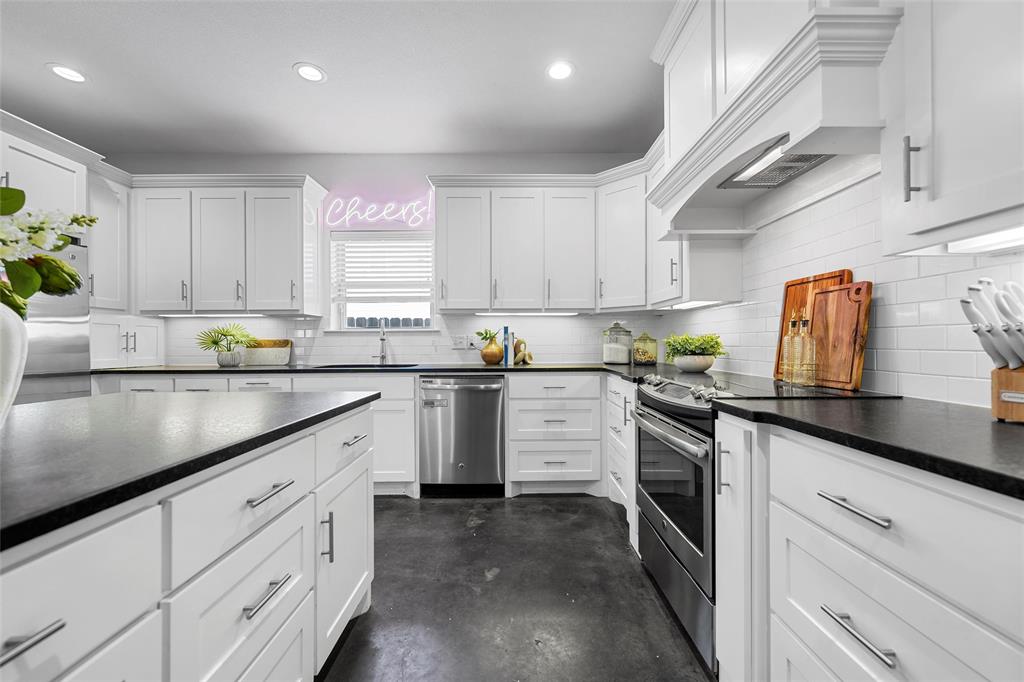 2016 South 11th Street Waco, TX 76706 - Photo 11 of 40 ample countertop space for multiple chefs to prep at once