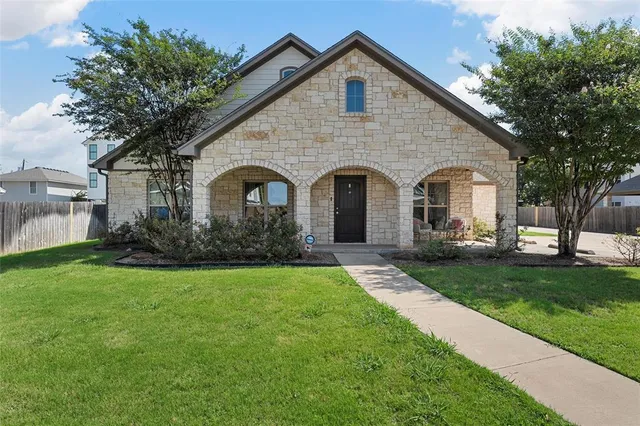 $975,000 | 2016 South 11th Street, Waco, TX 76706