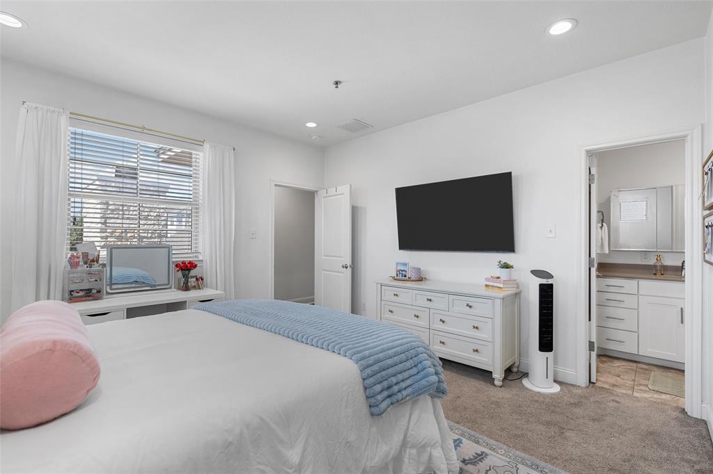 2016 South 11th Street Waco, TX 76706 - Photo 27 of 40 bedroom 3 (upstairs)