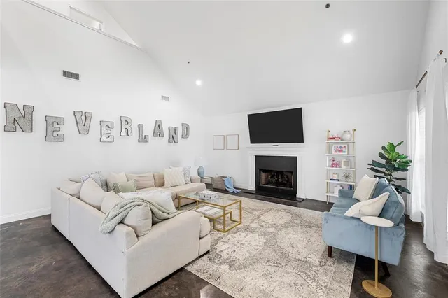 $975,000 | 2016 South 11th Street, Waco, TX 76706