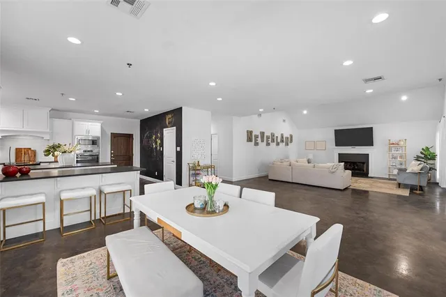 $975,000 | 2016 South 11th Street, Waco, TX 76706