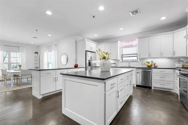 $975,000 | 2016 South 11th Street, Waco, TX 76706