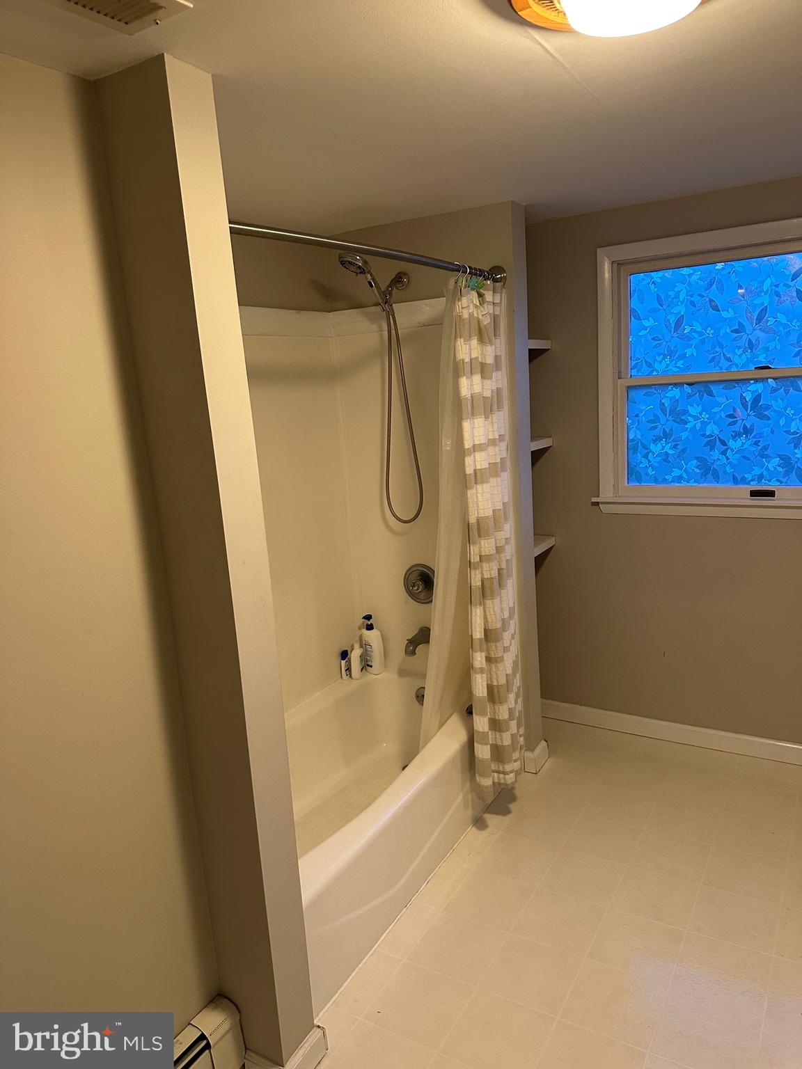 909 Callowhill Road Perkasie, PA 18944 - Photo 20 of 37 Full Bathroom