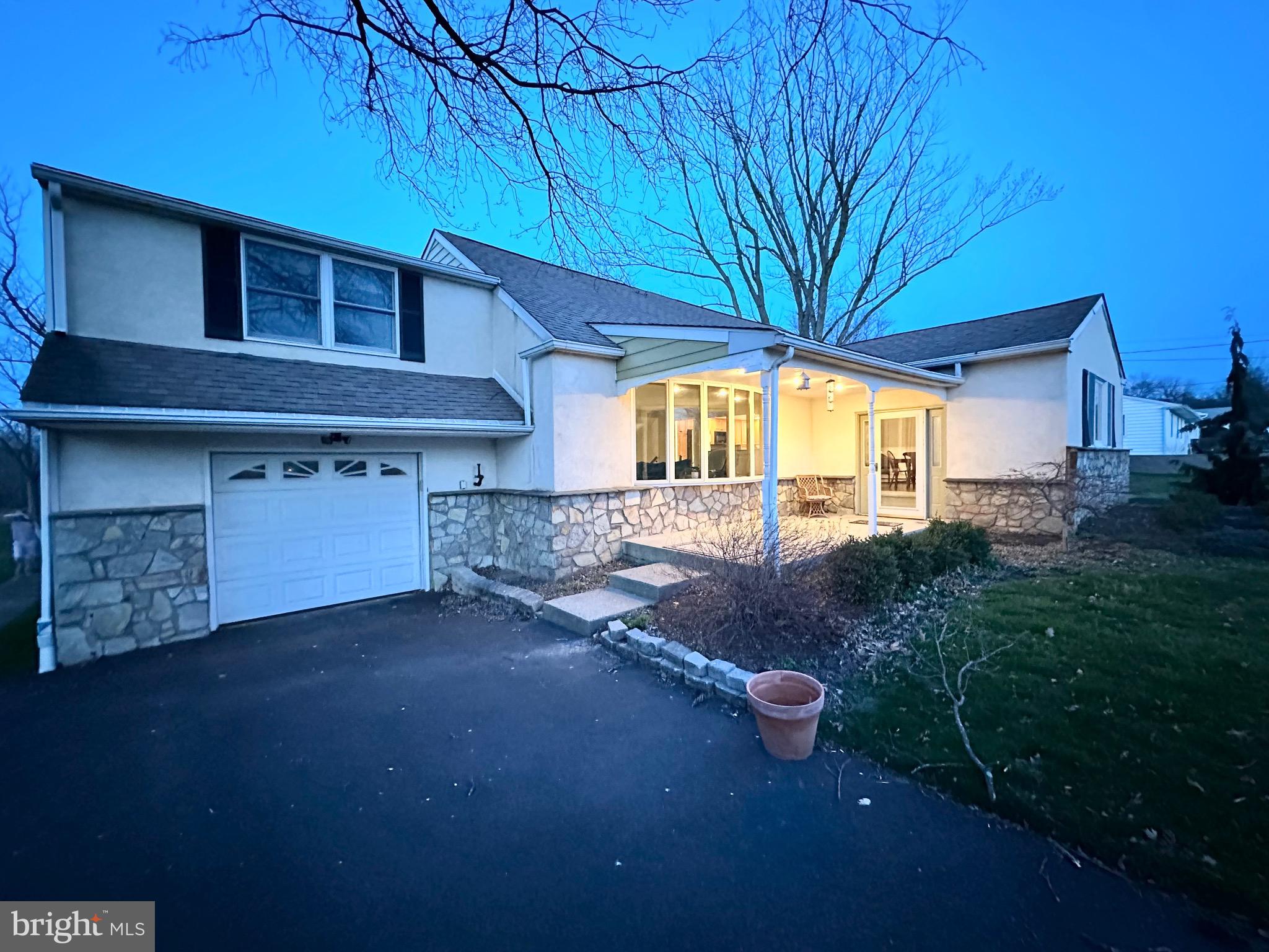 909 Callowhill Road Perkasie, PA 18944 - Photo 2 of 37
