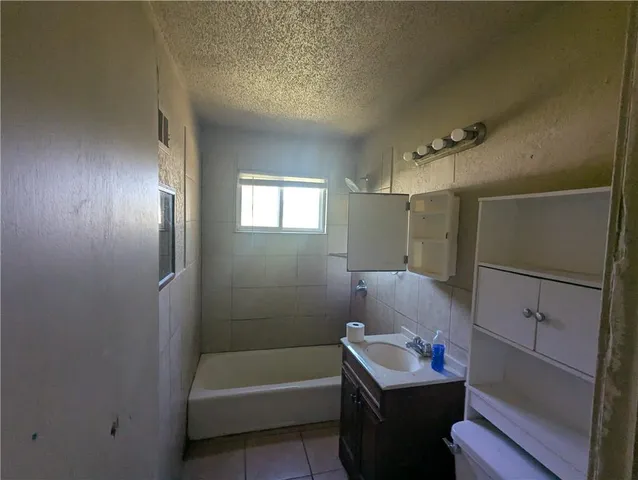 $175,000 | 6610-6612 Askew Avenue, Kansas City, MO 64132