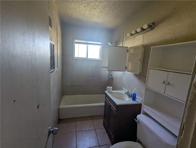 $175,000 | 6610-6612 Askew Avenue, Kansas City, MO 64132