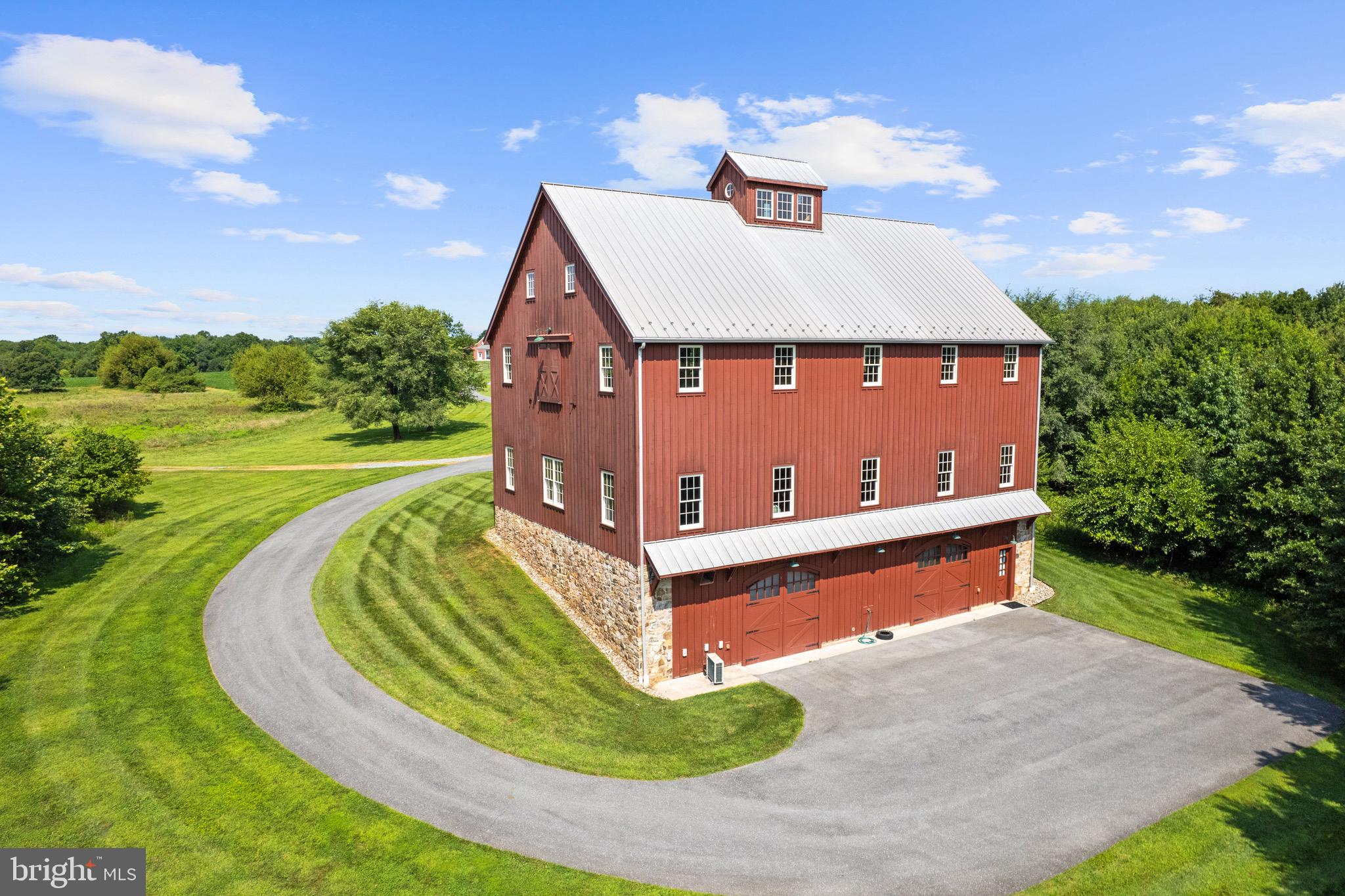 21100 West Offutt Road Poolesville, MD 20837 - Photo 44 of 58 Overhead Door roll up doors