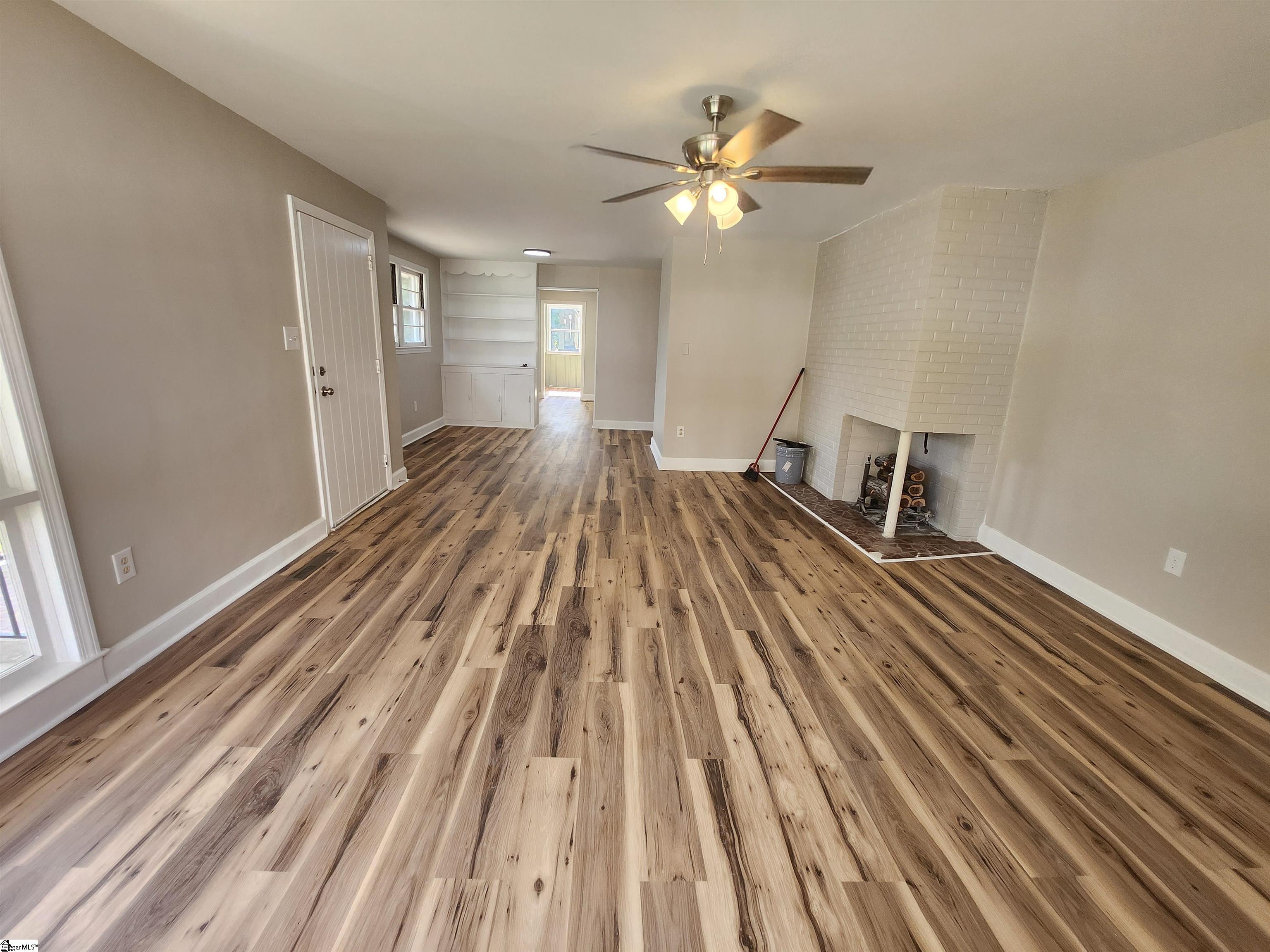 203 Hampton Avenue Clinton, SC 29325 - Photo 6 of 13 Gallery Image 6