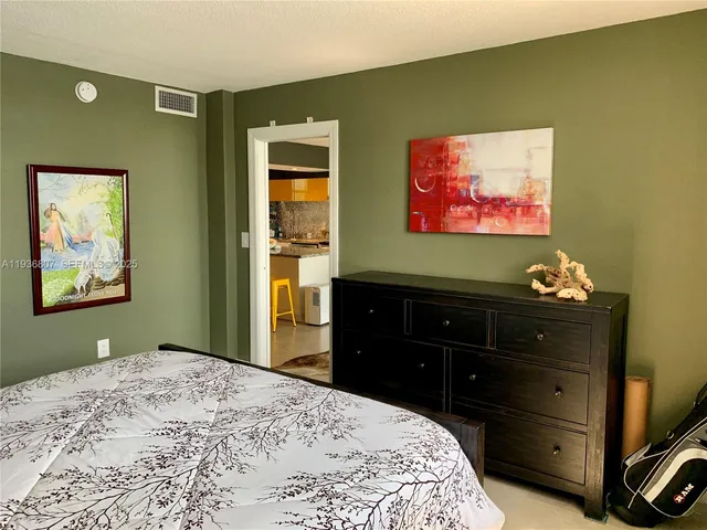 $1,850 | 3000 Marcos Drive, Unit P512, Aventura, FL 33160