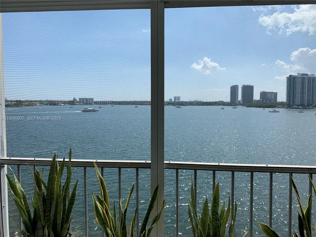 $1,850 | 3000 Marcos Drive, Unit P512, Aventura, FL 33160