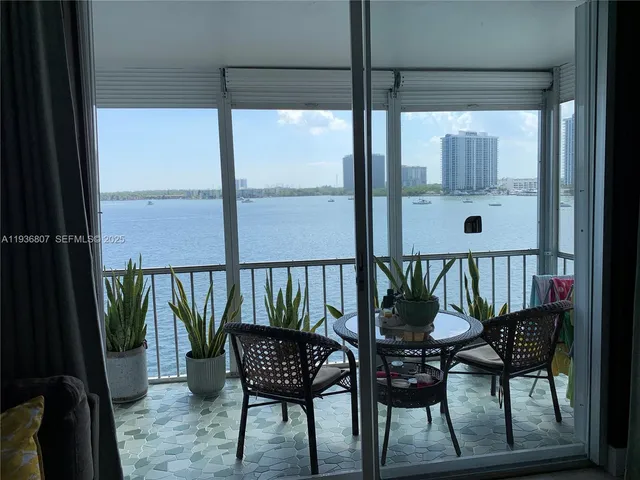 $1,850 | 3000 Marcos Drive, Unit P512, Aventura, FL 33160