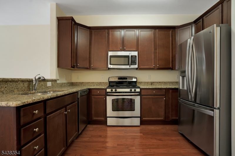 308 Rotando Way Morris Plains, NJ 07950 - Photo 14 of 28