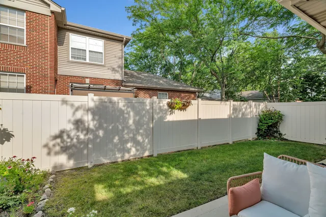 $2,600 | 18568 West Point Drive, Tinley Park, IL 60477