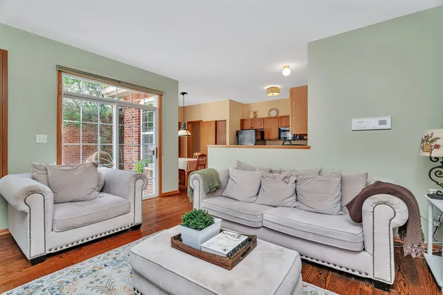 $2,600 | 18568 West Point Drive, Tinley Park, IL 60477