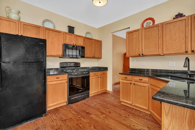 $2,600 | 18568 West Point Drive, Tinley Park, IL 60477