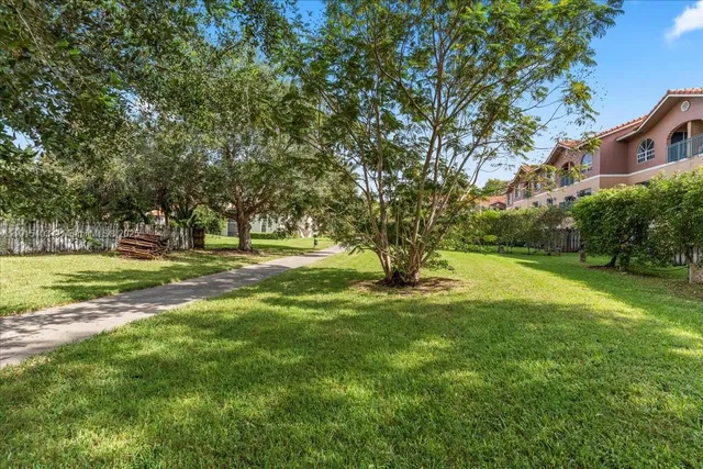 $345,000 | 10014 Hammocks Boulevard, Unit 2044, Miami, FL 33196