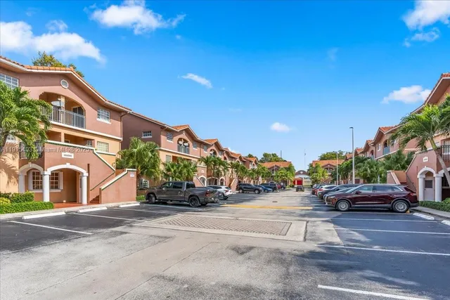 $345,000 | 10014 Hammocks Boulevard, Unit 2044, Miami, FL 33196