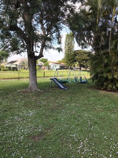 1104 Jackpine Street Wellington, FL 33414 - Photo 3 of 19 backyard
