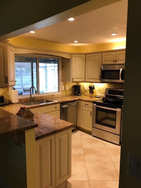 1104 Jackpine Street Wellington, FL 33414 - Photo 6 of 19 kitchen