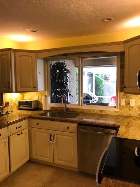 1104 Jackpine Street Wellington, FL 33414 - Photo 7 of 19 kitchen