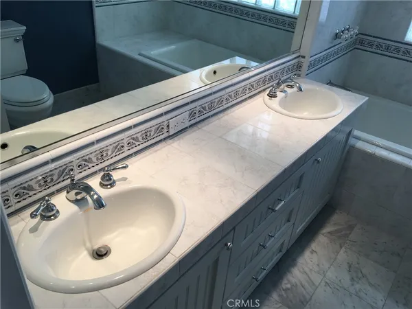 $13,500 | 952 2nd Street, Manhattan Beach, CA 90266